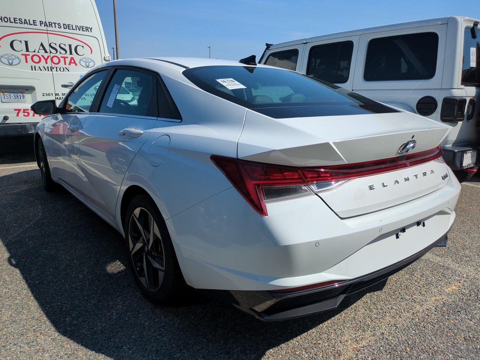 Used 2023 Lunar White Hyundai Limited image 5