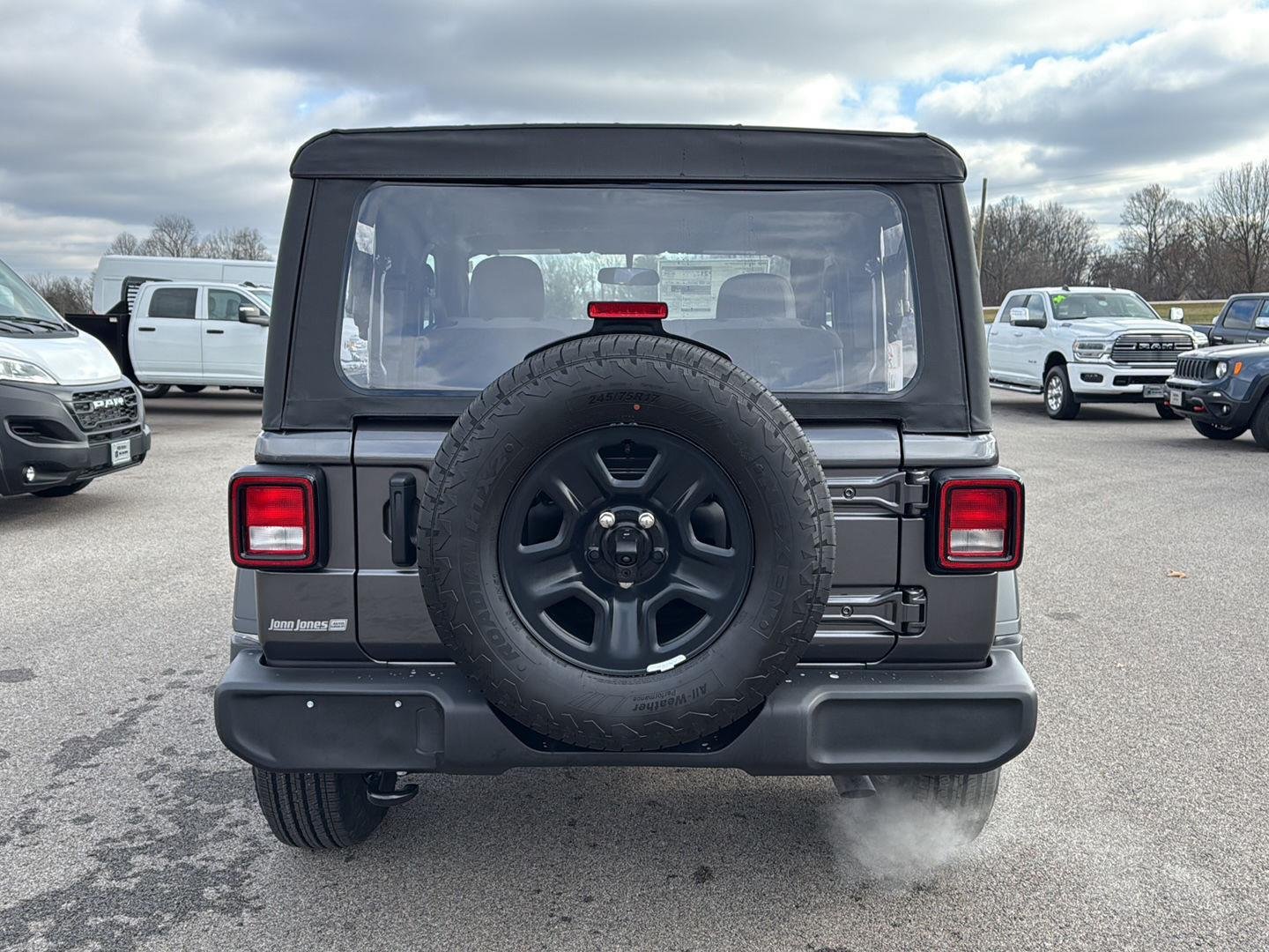New 2026 Granite Crystal Metallic Clearcoat Jeep Sport image 12