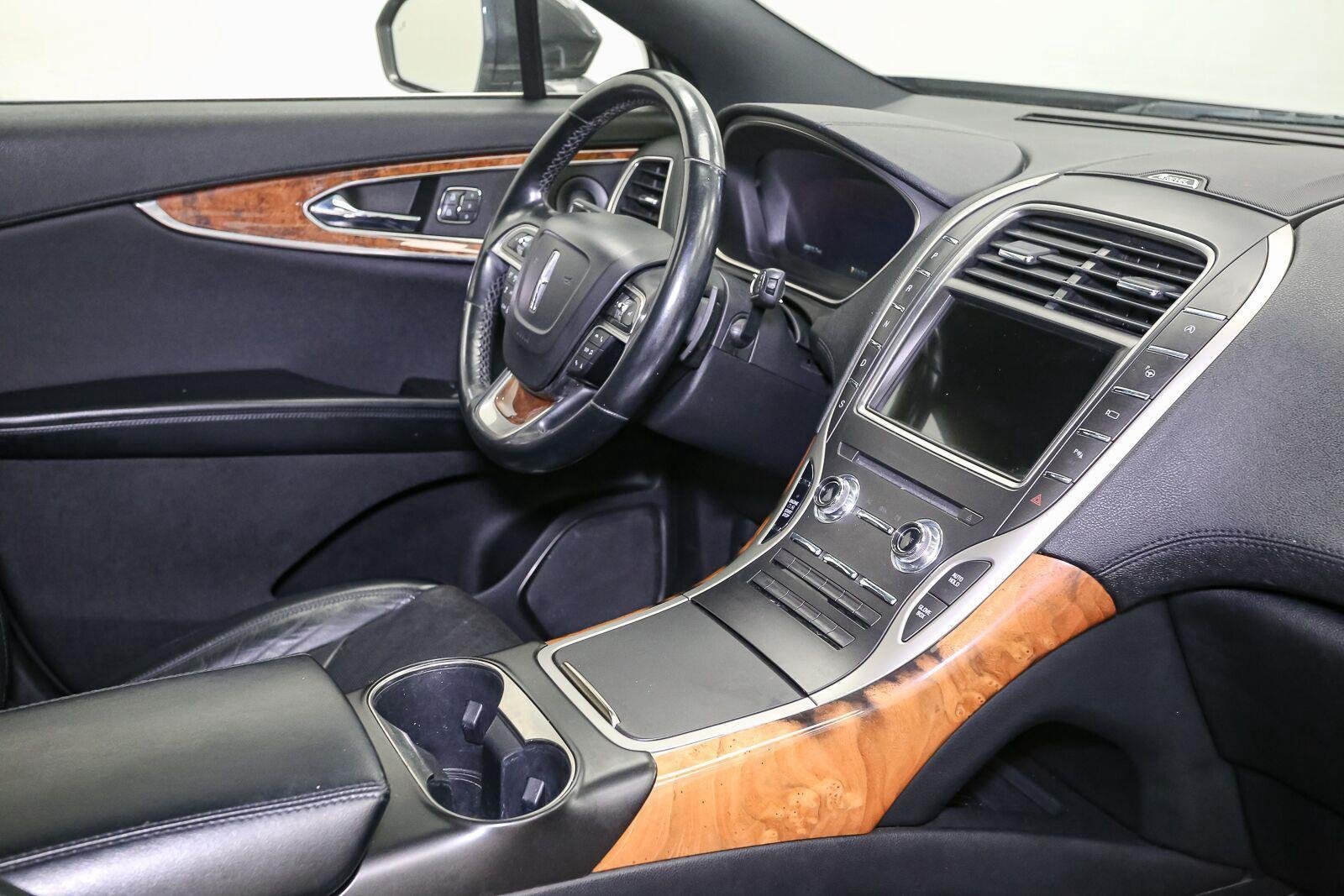 Used 2020 Magnetic Gray Lincoln Reserve image 22