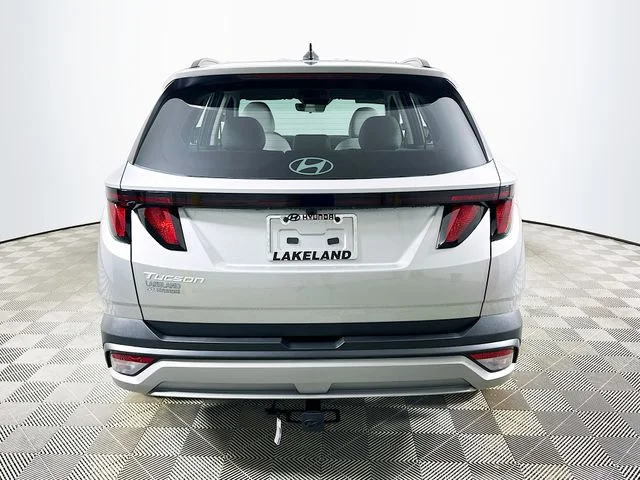 New 2026 Silver Hyundai SEL Plus image 4