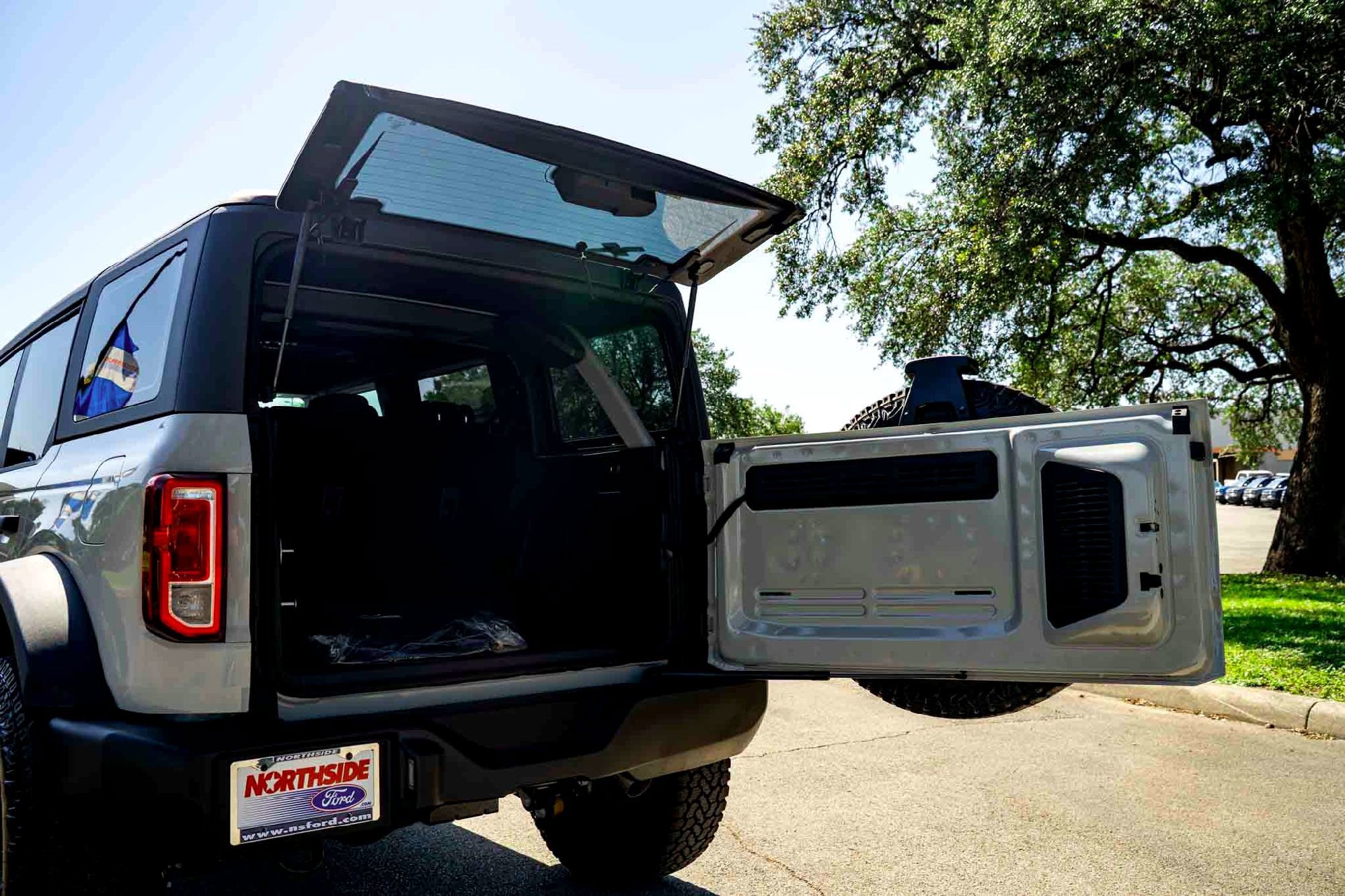 New 2026 Avalanche Gray Ford Base image 6