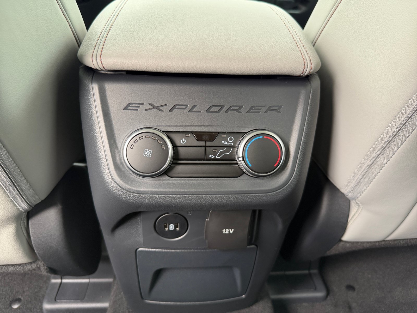 New 2026 Carbonized Gray Metallic Ford Active with 200A Pkg image 24