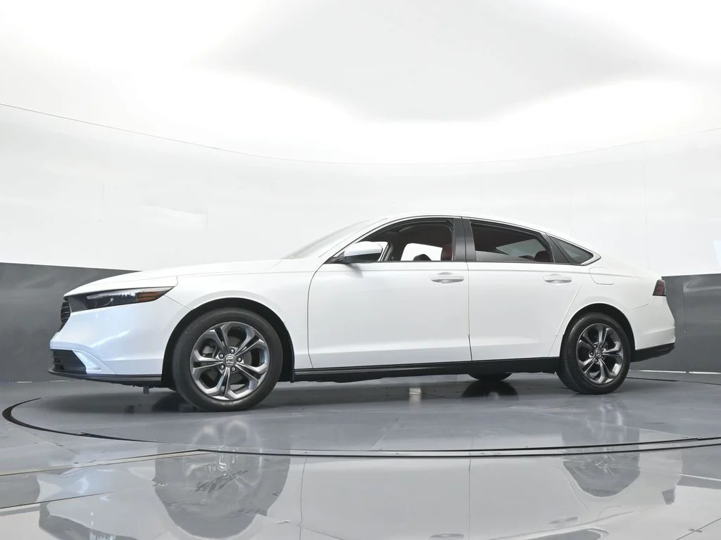 Used 2023 Platinum White Pearl Honda EX image 54