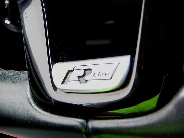 Used 2019 White Volkswagen 3.6L V6 SE image 2