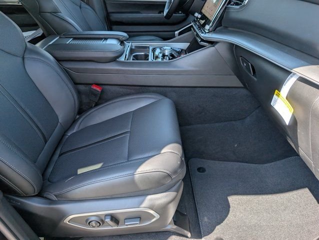 New 2026 High Gloss Black Exterior Paint Jeep Limited Reserve image 29