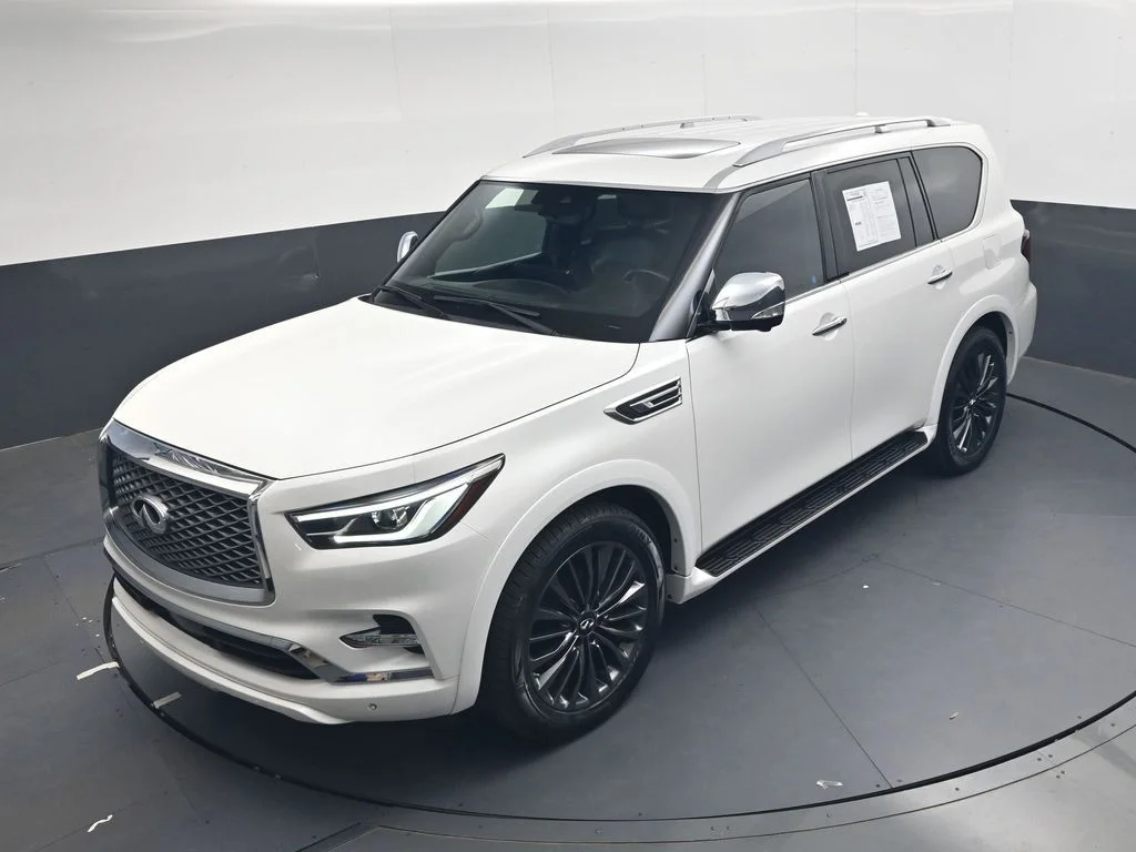 Used 2023 White INFINITI Sensory image 41