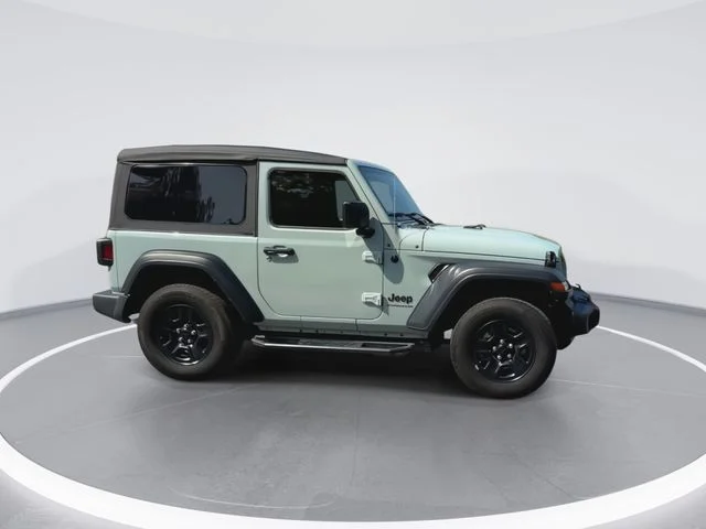 Used 2023 Gray Jeep Sport image 4