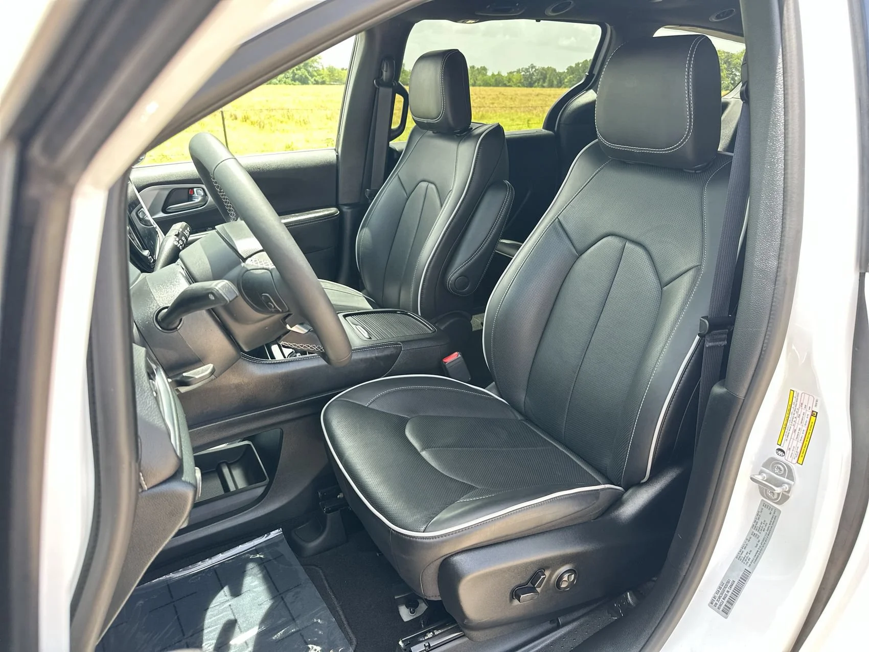 Used 2026 Bright White Clearcoat Chrysler Limited image 11