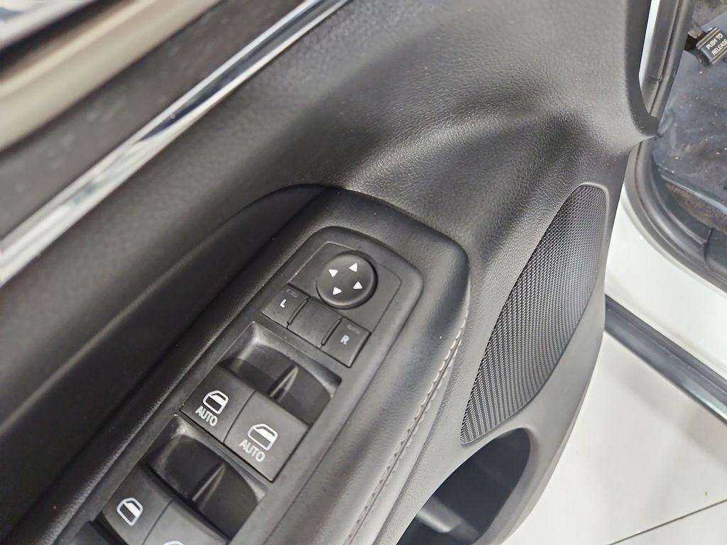 Used 2016 White Jeep Limited image 12