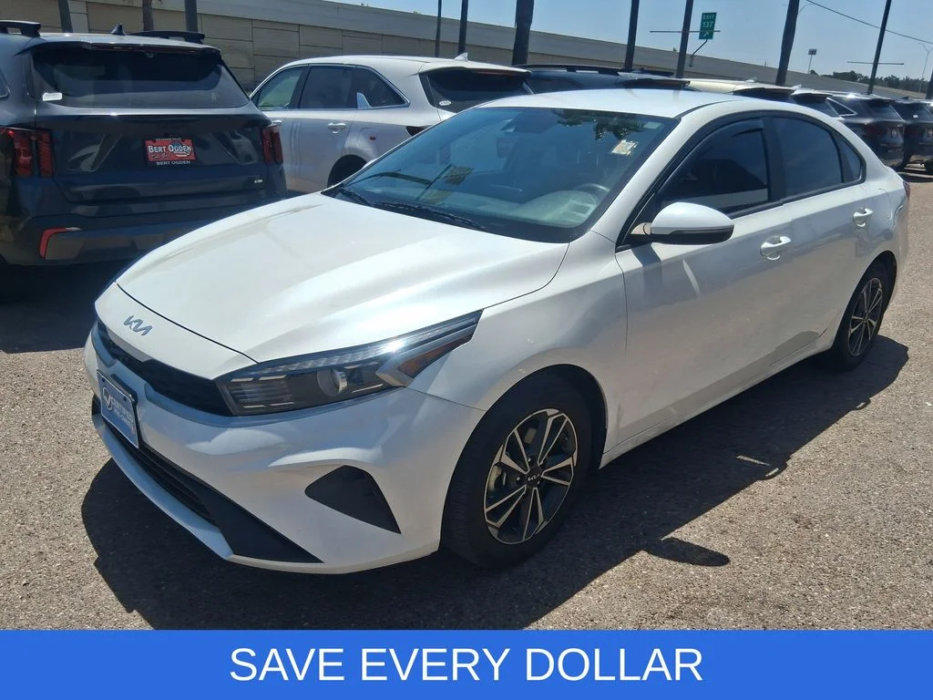 Used 2024 White Kia LXS image 3