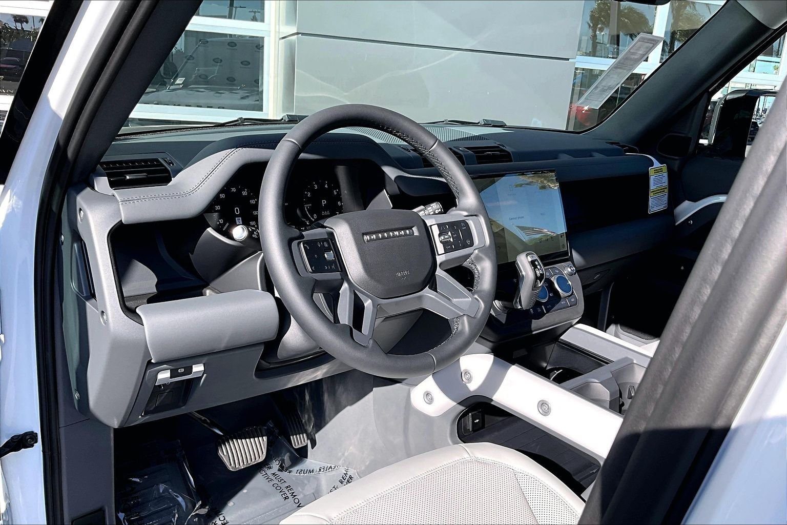 New 2026 Fuji White Land Rover X-Dynamic SE image 6