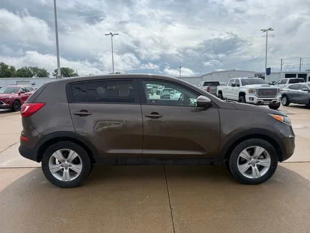 Used 2013 Brown Kia LX image 2
