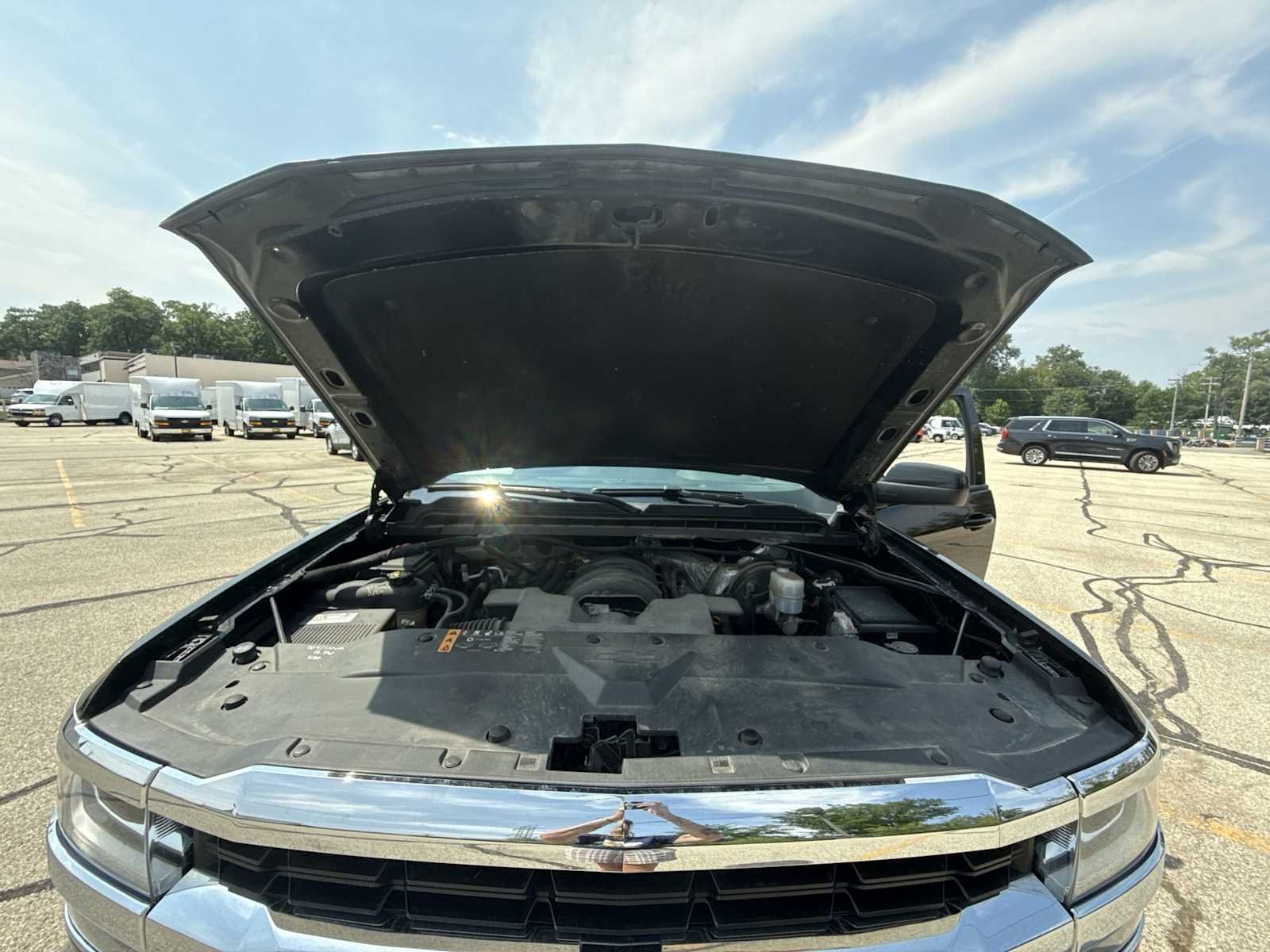 Used 2018 BLACK Chevrolet LT image 27