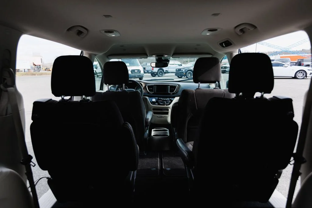 Used 2023 Gray Chrysler LX image 7
