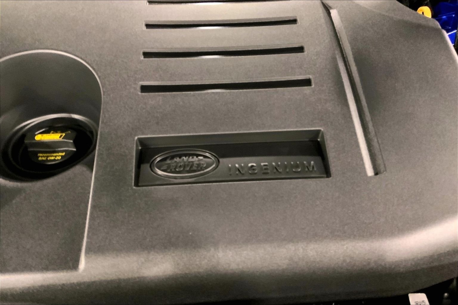 New 2026 Velocity Blue Land Rover SE image 17