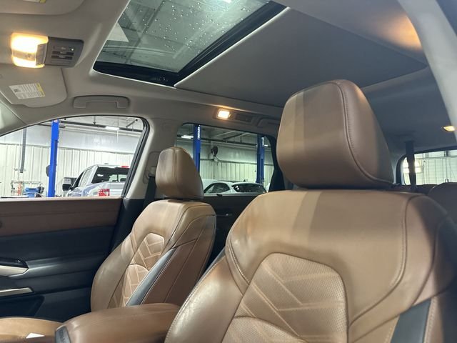 Used 2022 Gray Nissan Platinum image 20