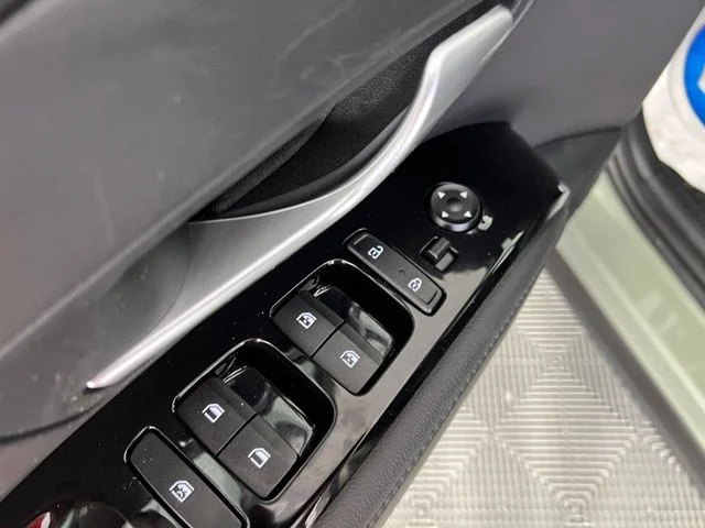 Used 2024 Green Hyundai Limited image 16