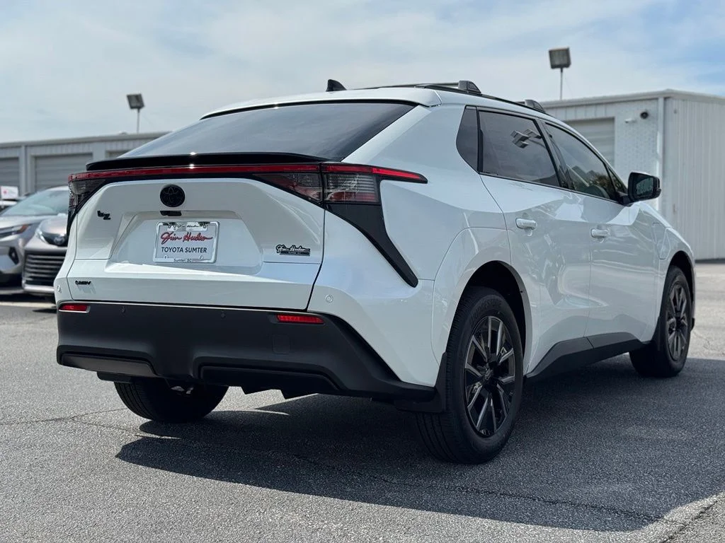 New 2026 Wind Chill Pearl Toyota XLE image 13