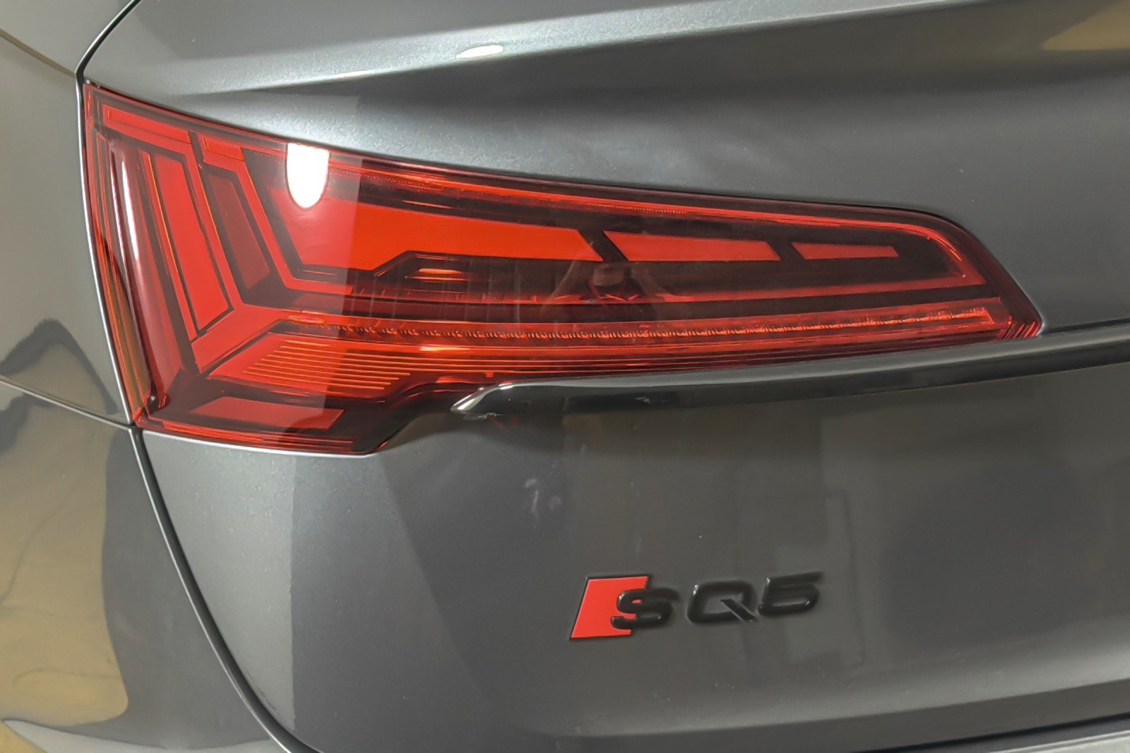 Used 2023 Daytona Gray Pearl Effect Audi Premium Plus 3.0 TFSI quattro image 26