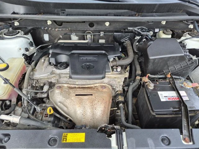 Used 2015 White Toyota XLE image 25