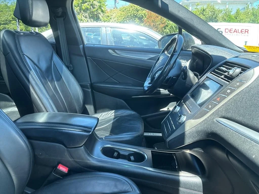 Used 2017 Black Lincoln Reserve image 20