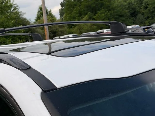 Used 2022 White Kia EX image 14