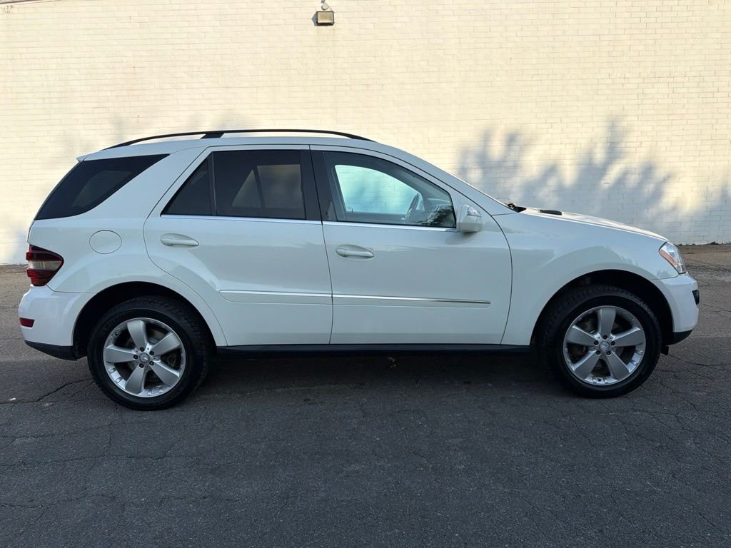 2010 Mercedes-Benz M-Class ML350's photo