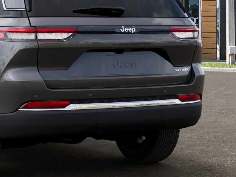 New 2026 Baltic Gray Metallic Clearcoat Jeep Laredo image 39