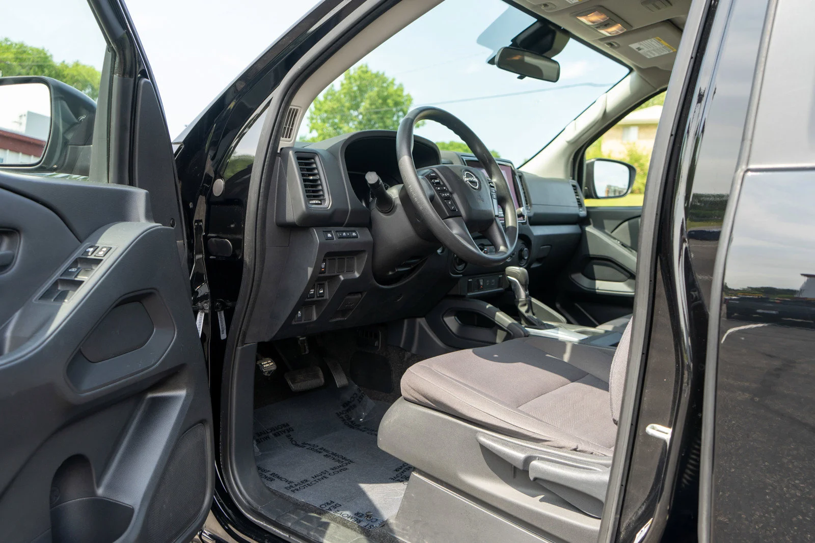 Used 2022 Super Black Nissan S image 13