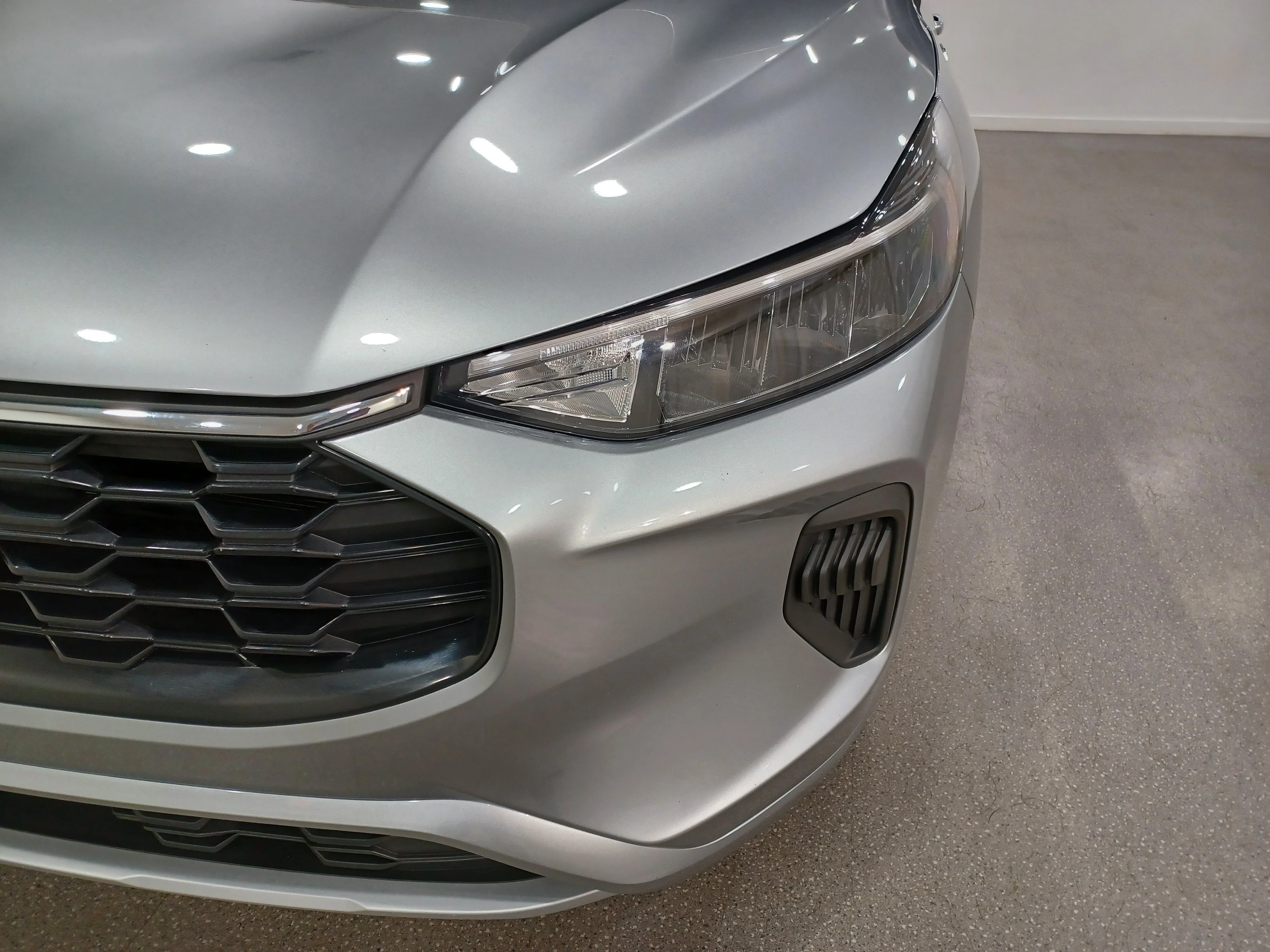 Certified Used 2023 Iconic Silver Metallic Ford ST-Line AWD*Remote Start | Htd Seats | Htd Wheel | Blind Spot Detection | Lane Keep Assist | CarPlay image 5