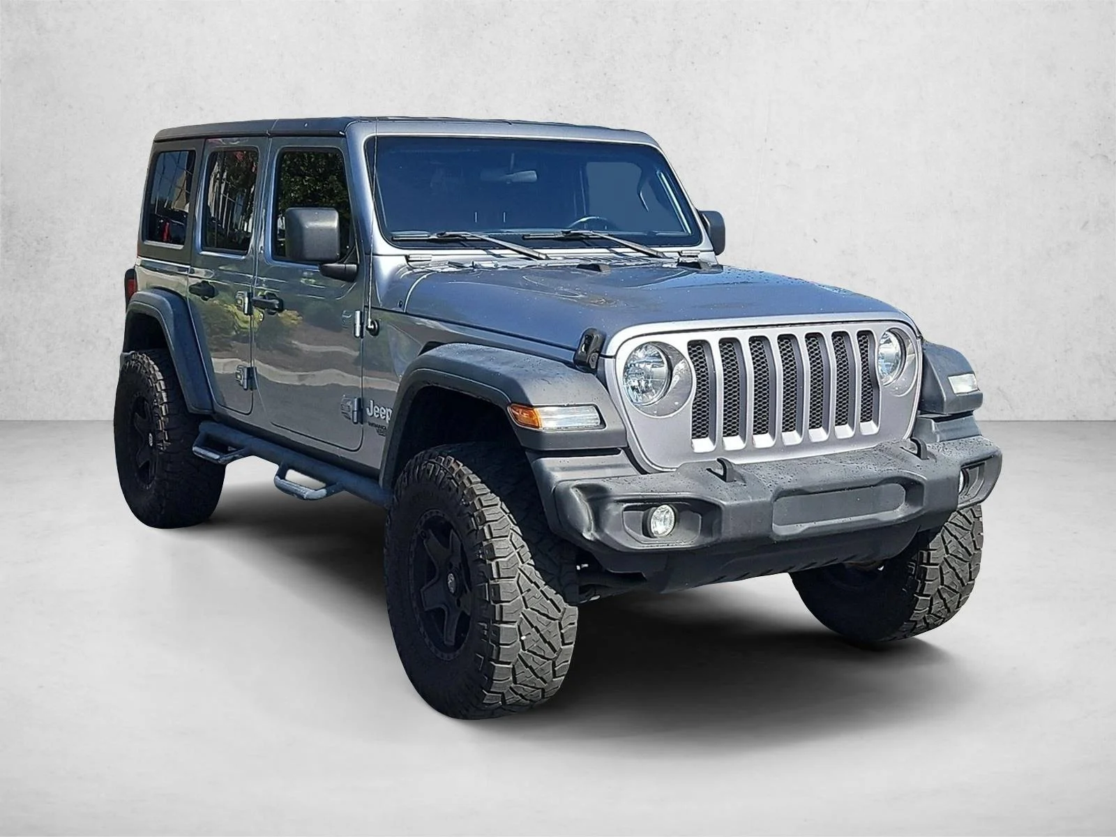 Used 2020 Billet Silver Metallic Clearcoat Jeep Sport S image 3