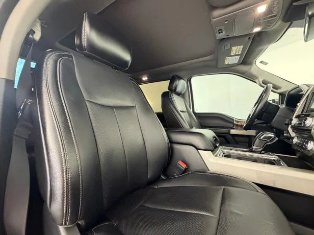 Used 2018 White Platinum Clearcoat Metallic Ford Lariat image 41