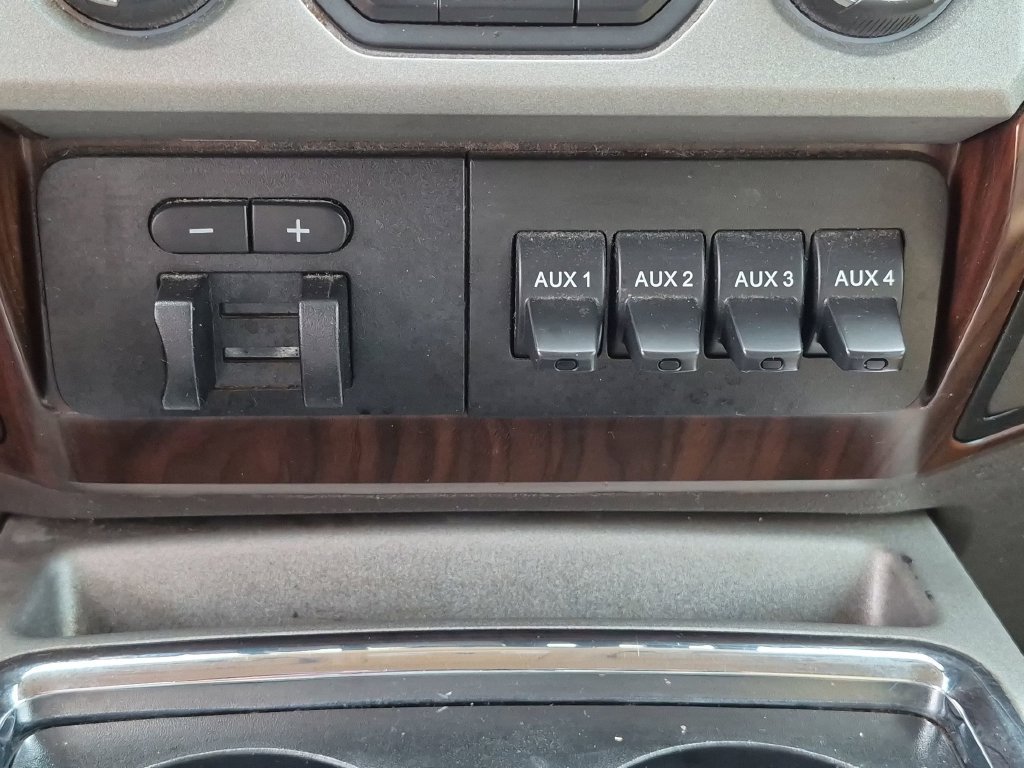 Used 2016  Ford Lariat image 21