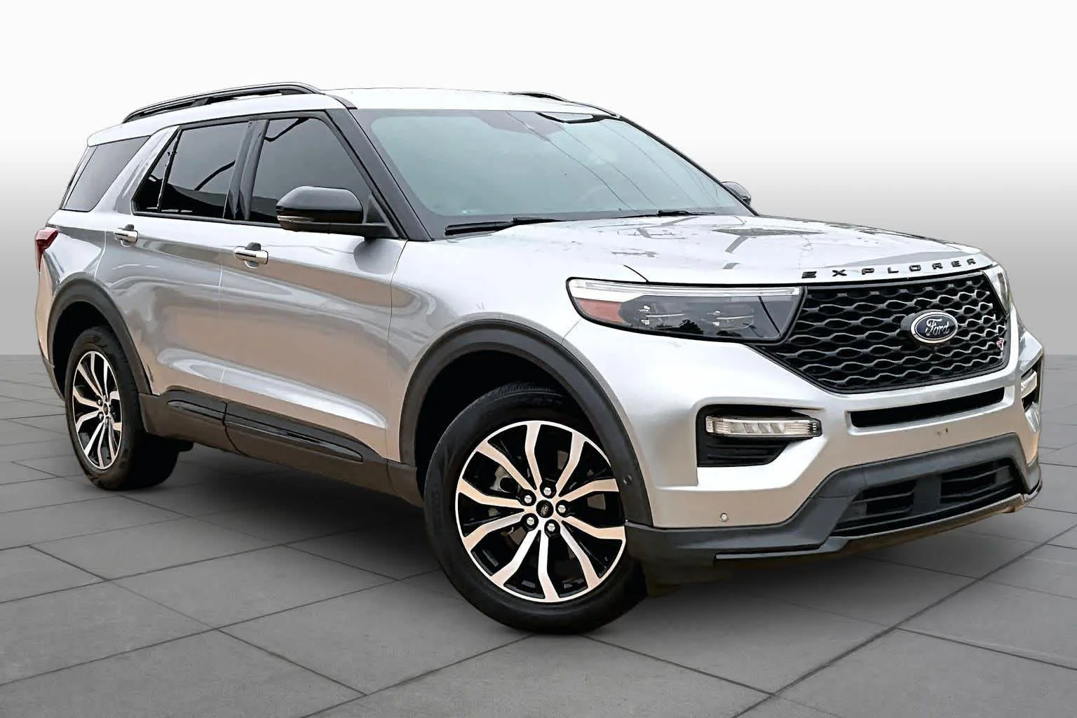 Used 2020 Iconic Silver Ford ST image 3