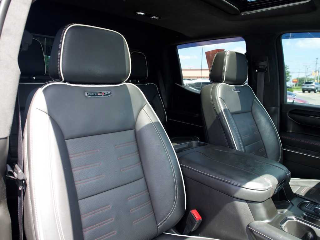 Used 2023 ONYX BLACK GMC AT4X image 30
