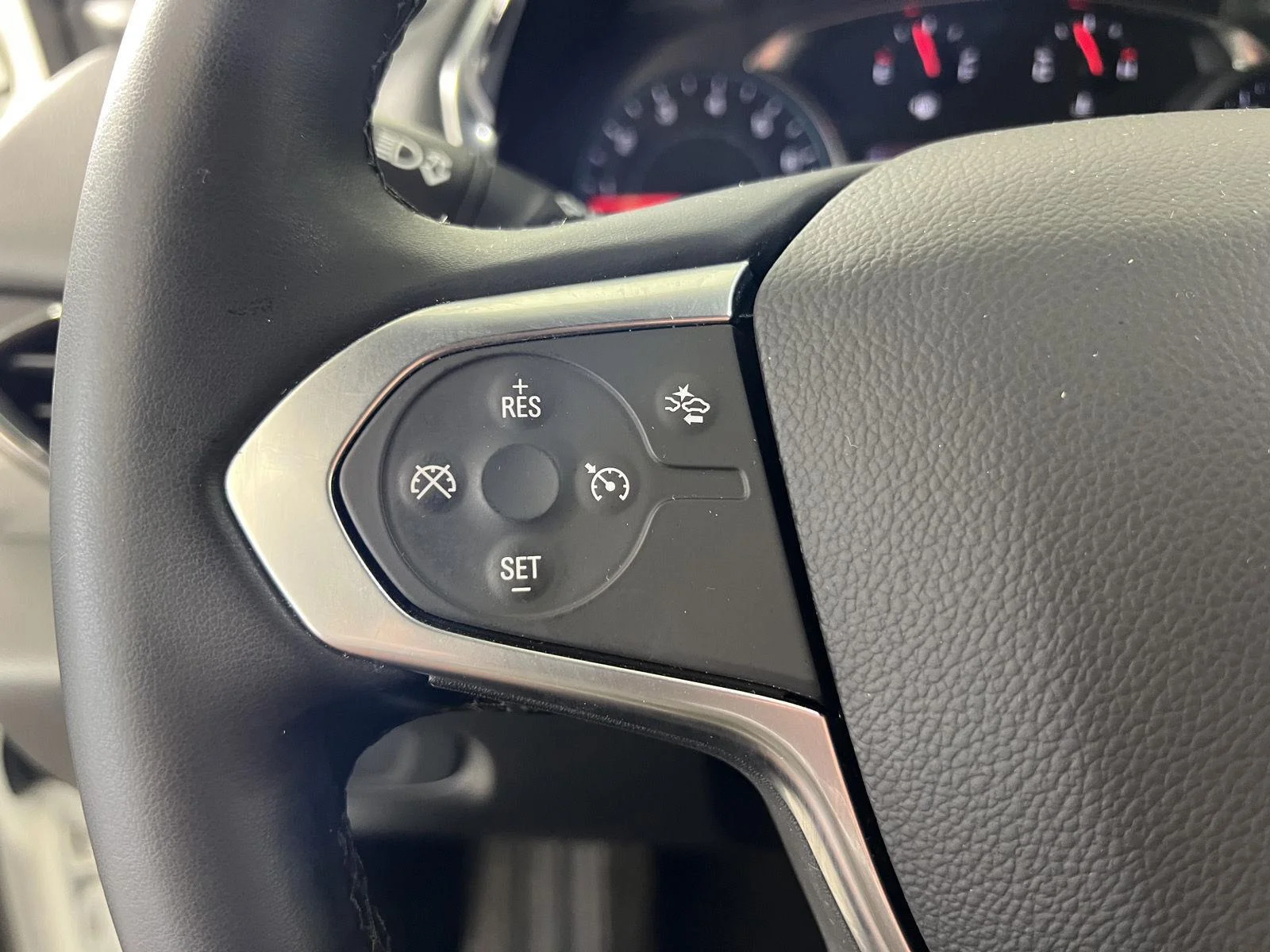 Used 2023 Summit White Chevrolet LT image 9