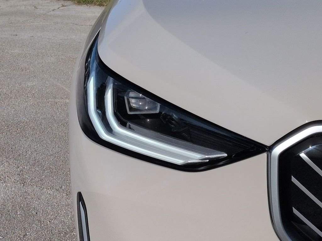 New 2026 Dune Grey Metallic BMW 30 xDrive image 10