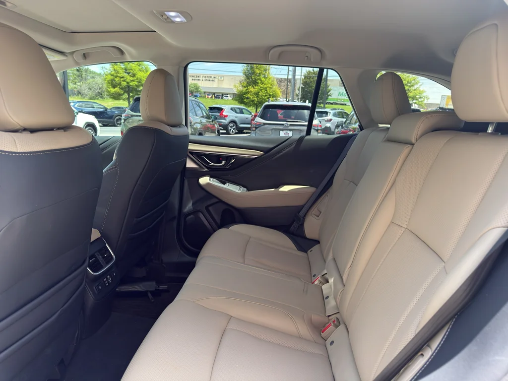 Used 2023 Crystal White Pearl Subaru Limited image 10
