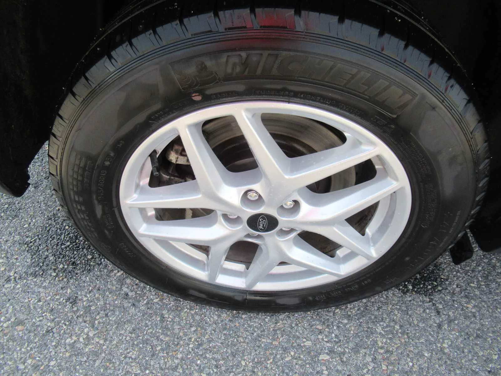 Used 2024 Carbonized Gray Ford SEL image 10