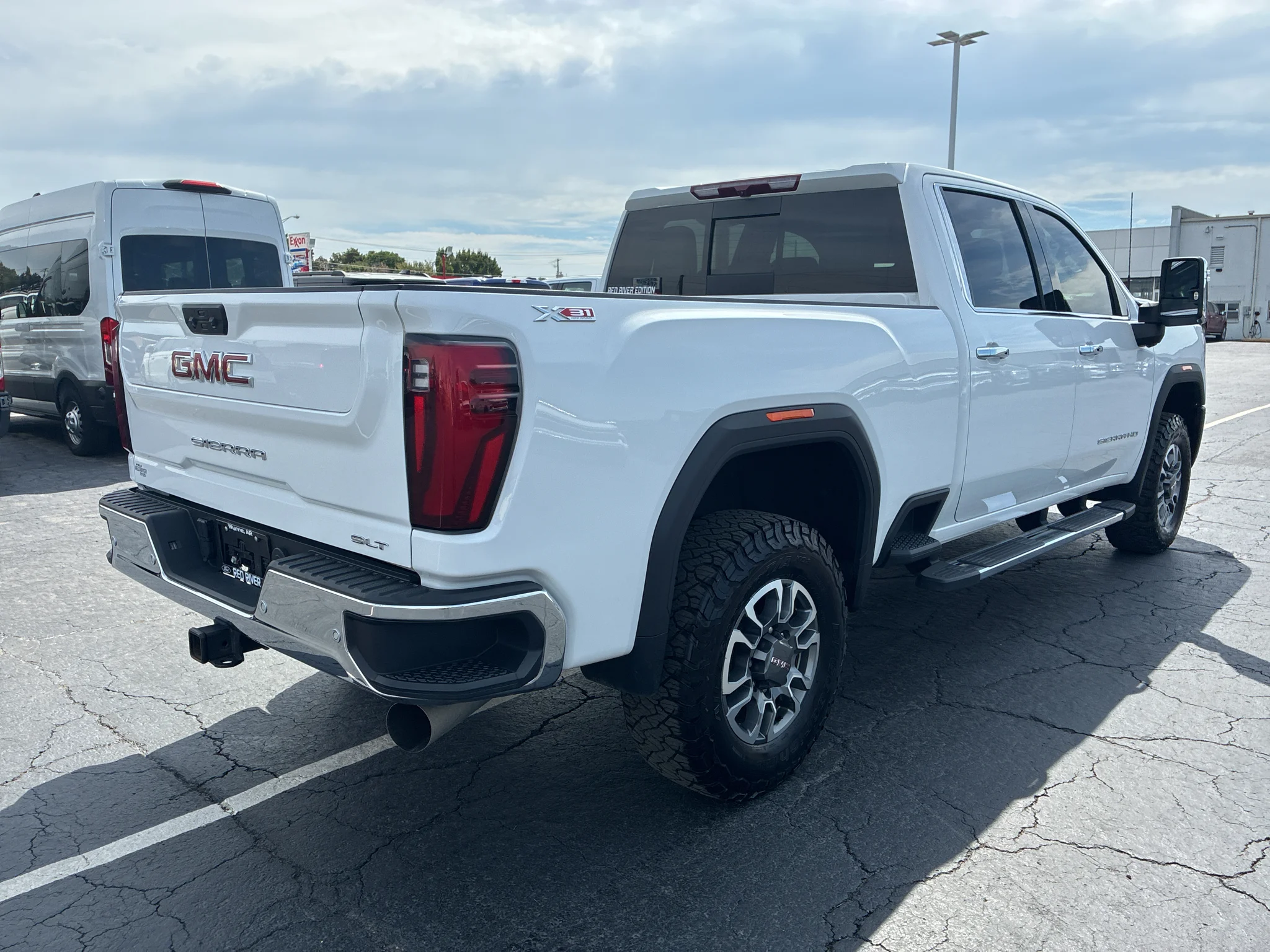 Used 2025 Summit White GMC SLT image 5