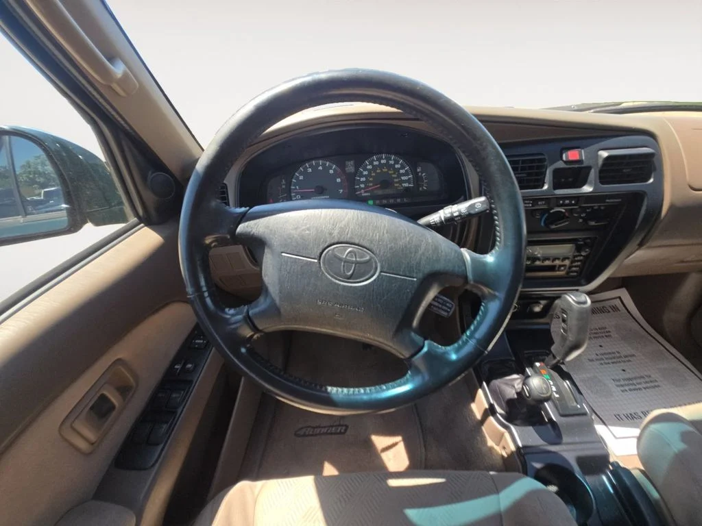 Used 2002 Green Toyota SR5 image 12