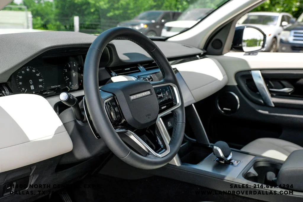 Used 2025 Black Land Rover S image 15