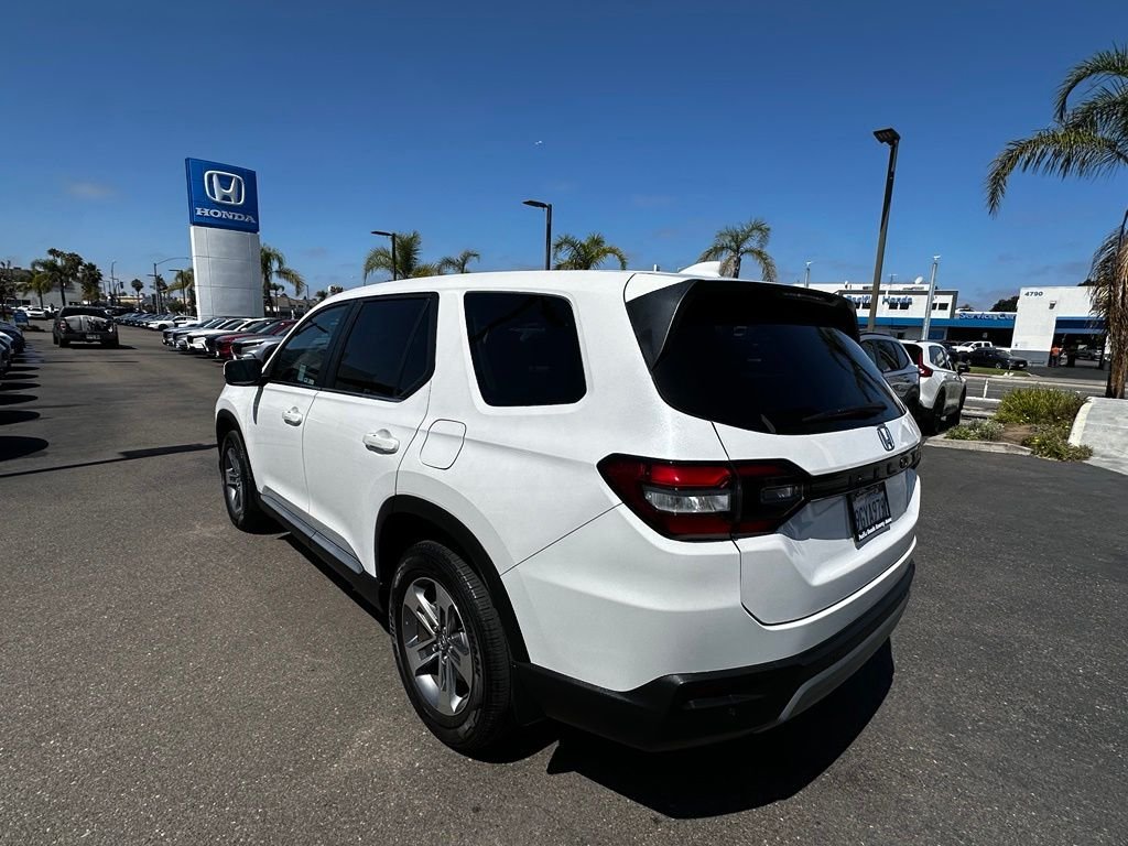 Used 2023  Honda EX-L image 6