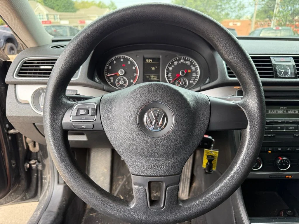 Used 2015 Black Volkswagen 1.8T S image 14