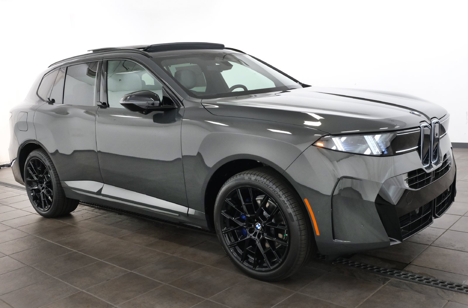 New 2027 Dravit Grey Metallic BMW  image 8