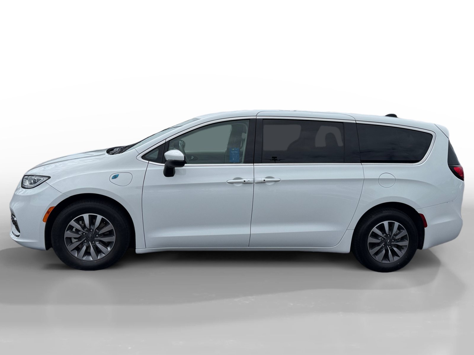 Used 2023 Bright White Clearcoat Chrysler Touring L image 2