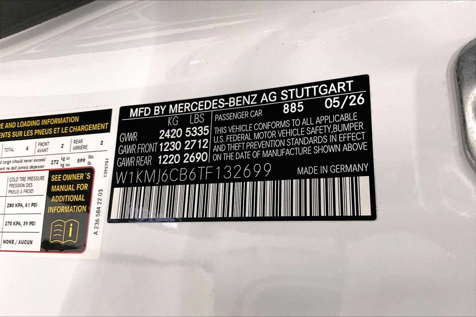 New 2026 MANUFAKTUR Moonlight White Metallic Mercedes-Benz AMG® CLE 53 4MATIC+ Coupe image 23