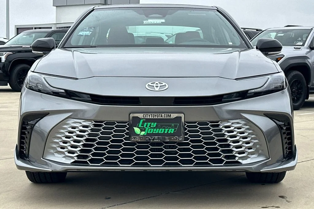 New 2026 Heavy Metal with Midnight Black Metallic roof <sup>1</sup> Toyota  XSE image 9