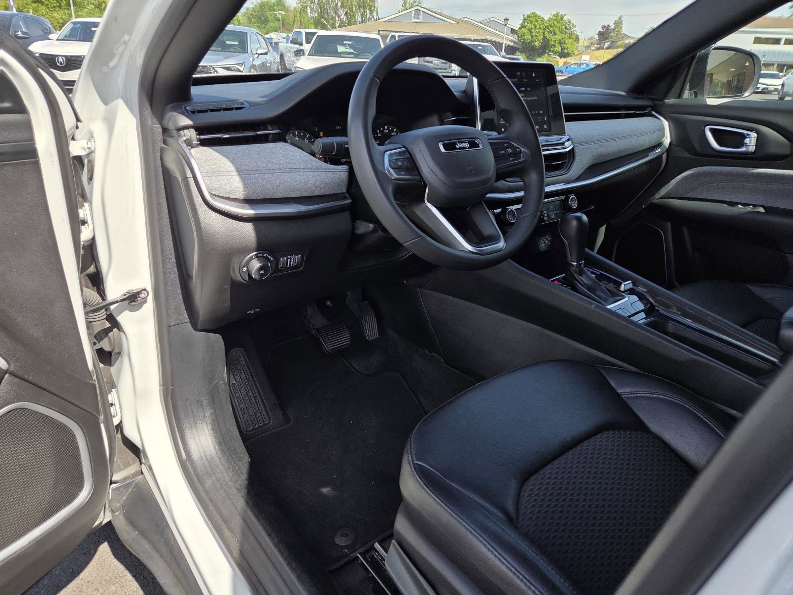 2025 Jeep Compass Latitude - Photo 11