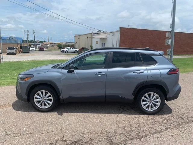 Used 2026  Toyota LE image 4